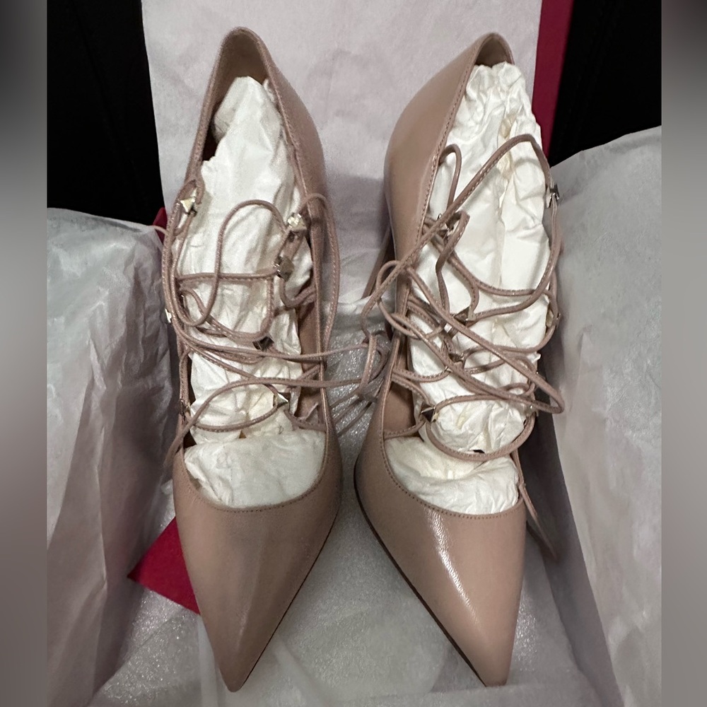 VALENTINO GARAVANI LACE UP PUMPS